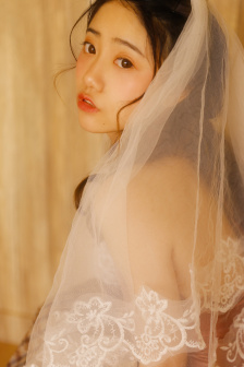 比基尼美女胸罩